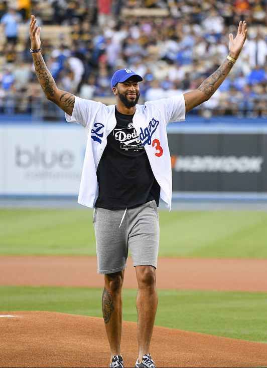 浓眉哥回归赛场,突破纪录首场状态亮眼,加拿大队观众沸腾!(辛弃疾把栏杆拍遍) 浓眉哥回归赛场,突破纪录首场状态亮眼,加拿大队观众沸腾!(辛弃疾把栏杆拍遍)